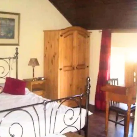 Authentic Irish Cottage, Rural Ballymascanlon Ballymascanlan