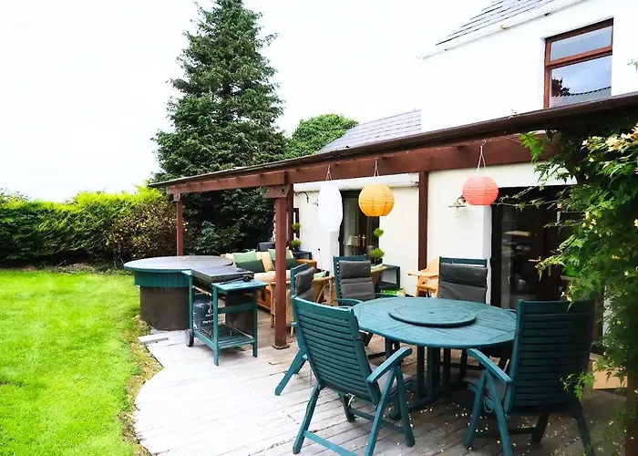 Authentic Irish Cottage, Rural Ballymascanlon *