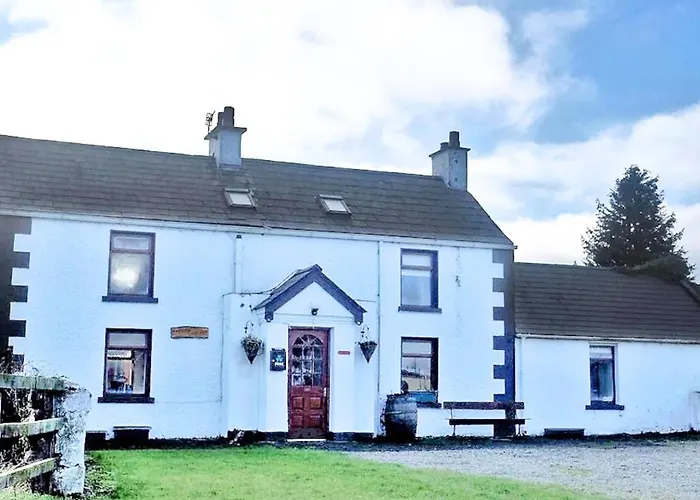 Authentic Irish Cottage, Rural Ballymascanlon
