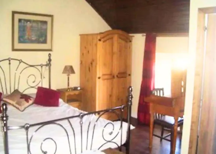 Authentic Irish Cottage, Rural Ballymascanlon Ballymascanlan