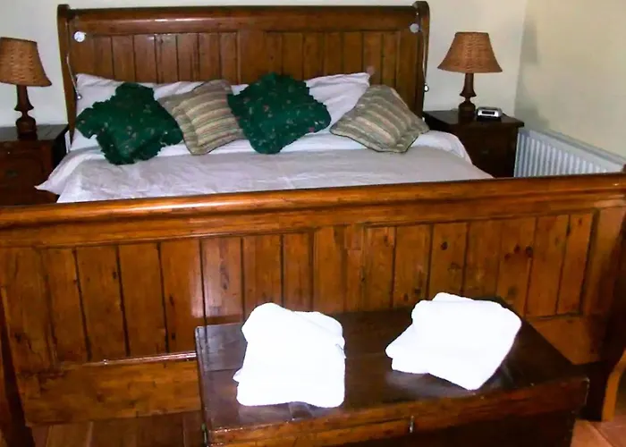 Authentic Irish Cottage, Rural Ballymascanlon